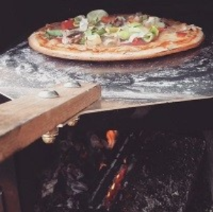 Pizzaschep pizza oven buiten 