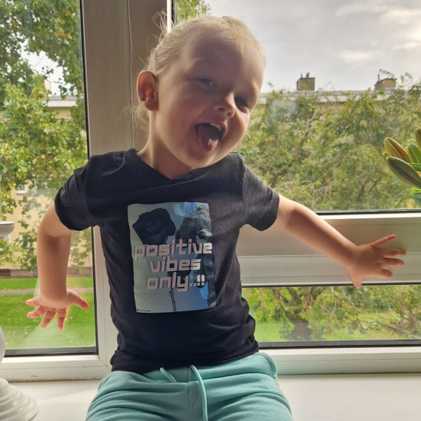 kindershirt / zwart / positive vibes only..!!