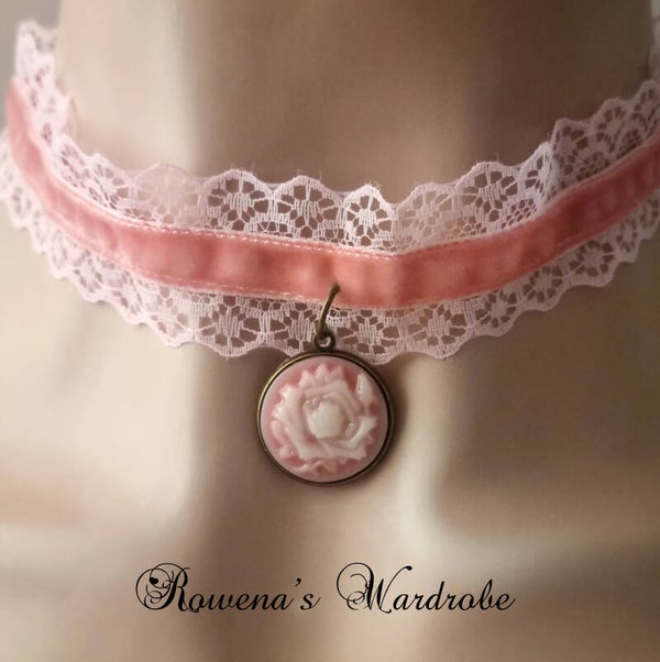 Velvet Cameo Choker