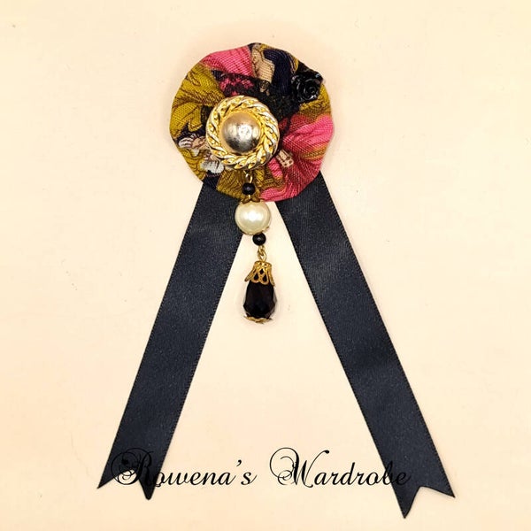 Classic Brooch