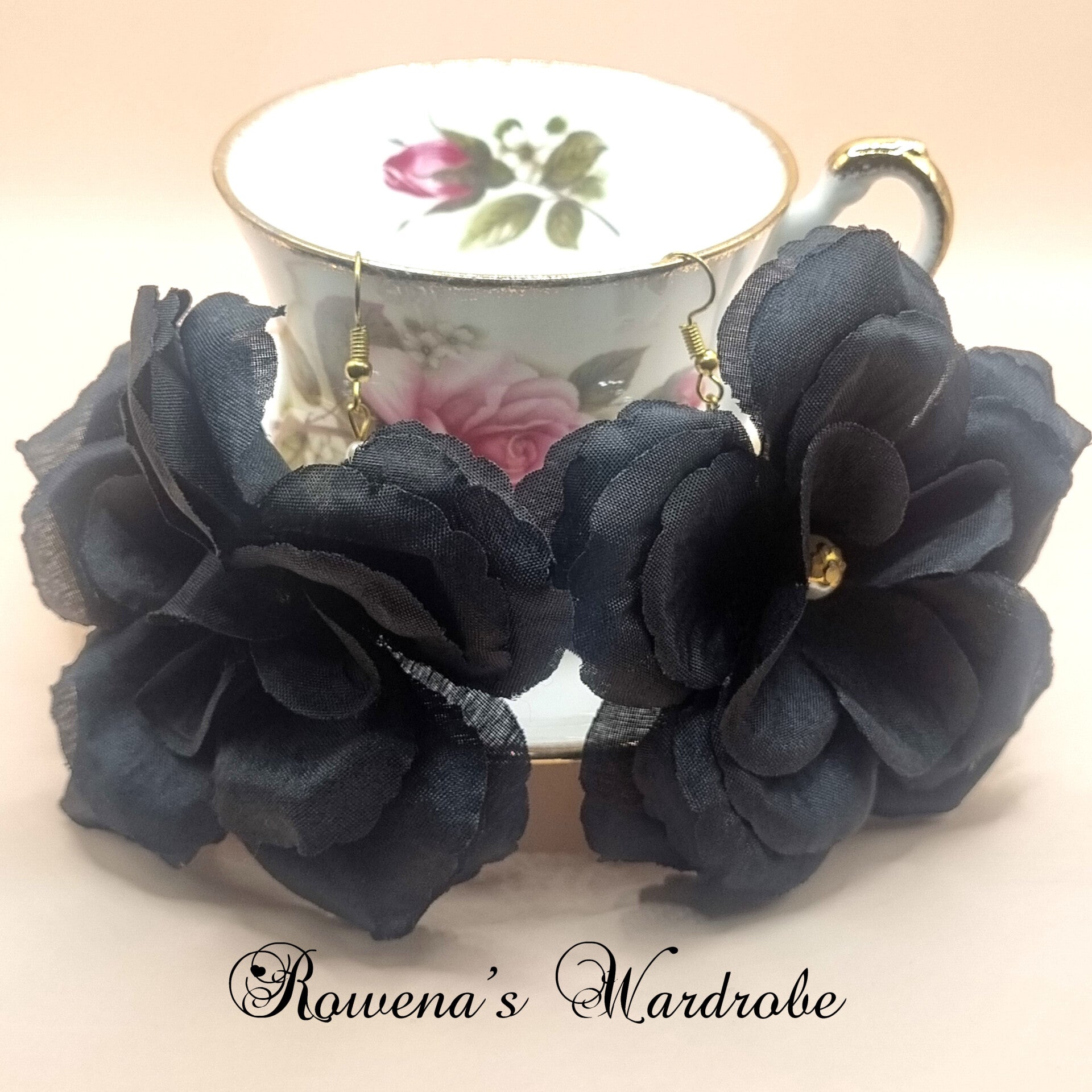Earrings Black Roses