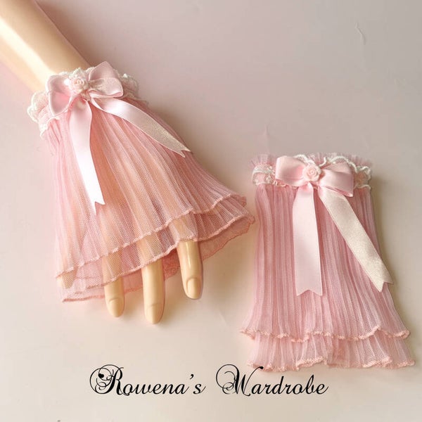 Lace Wrist Cuffs