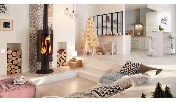 Poêle à bûche SUPRA Chloé sur pied noir, 7.1 kW