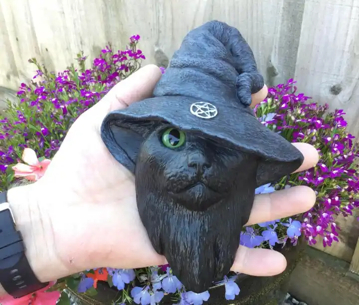 Witchy Cat Wall Plaque for garden or indoors, Pagan Gothic Ornament gift for collector, black magical familiar