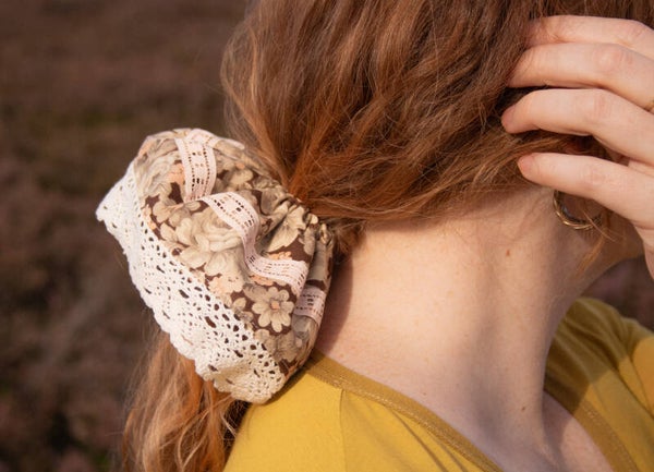 Scrunchie van vintage textiel