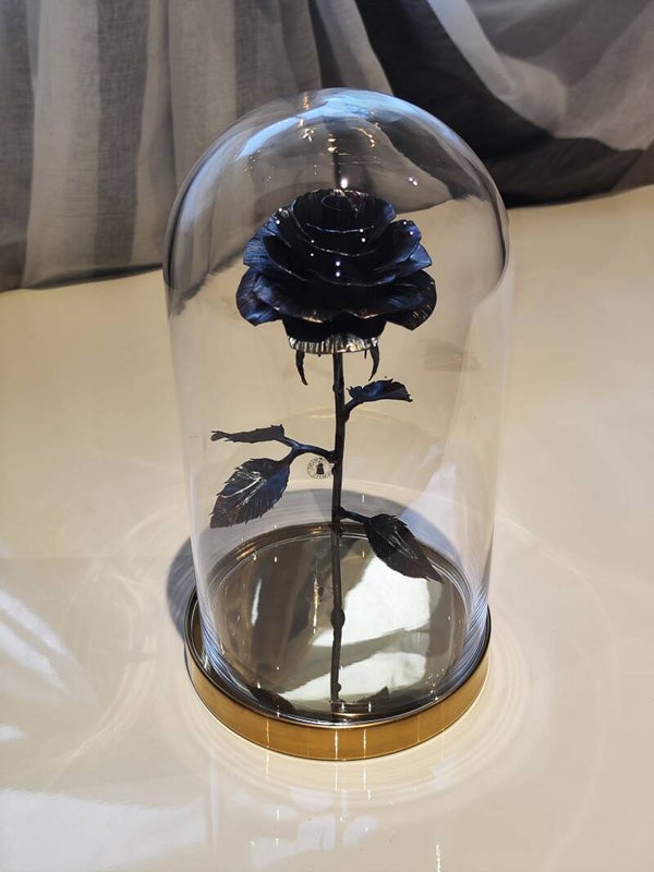 Rose im Kuppelglas