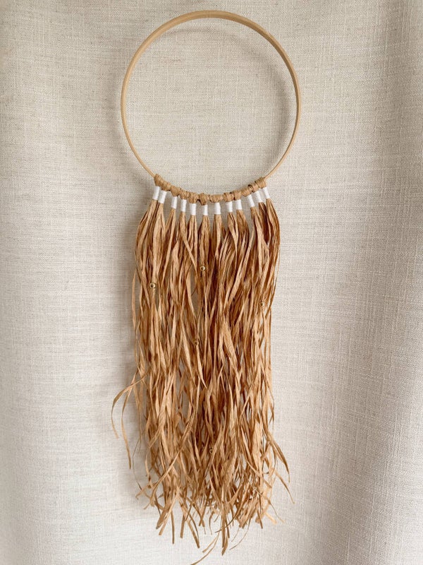 Raffia wanddecoratie