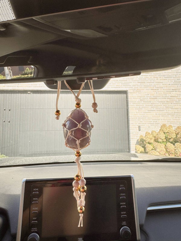 Amethist hanger voor je achteruitkijkspiegel