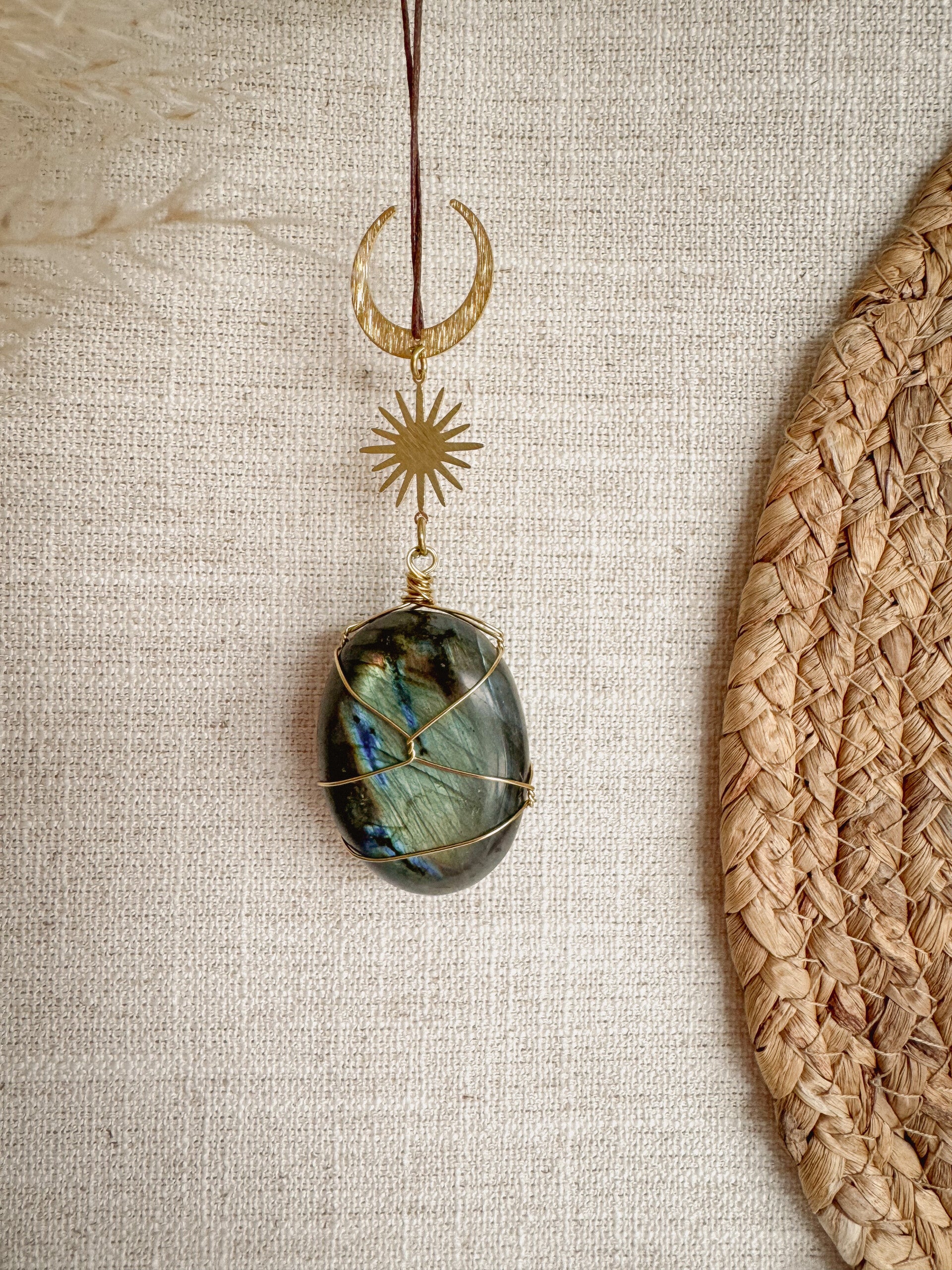 Labradoriet hanger twist klein