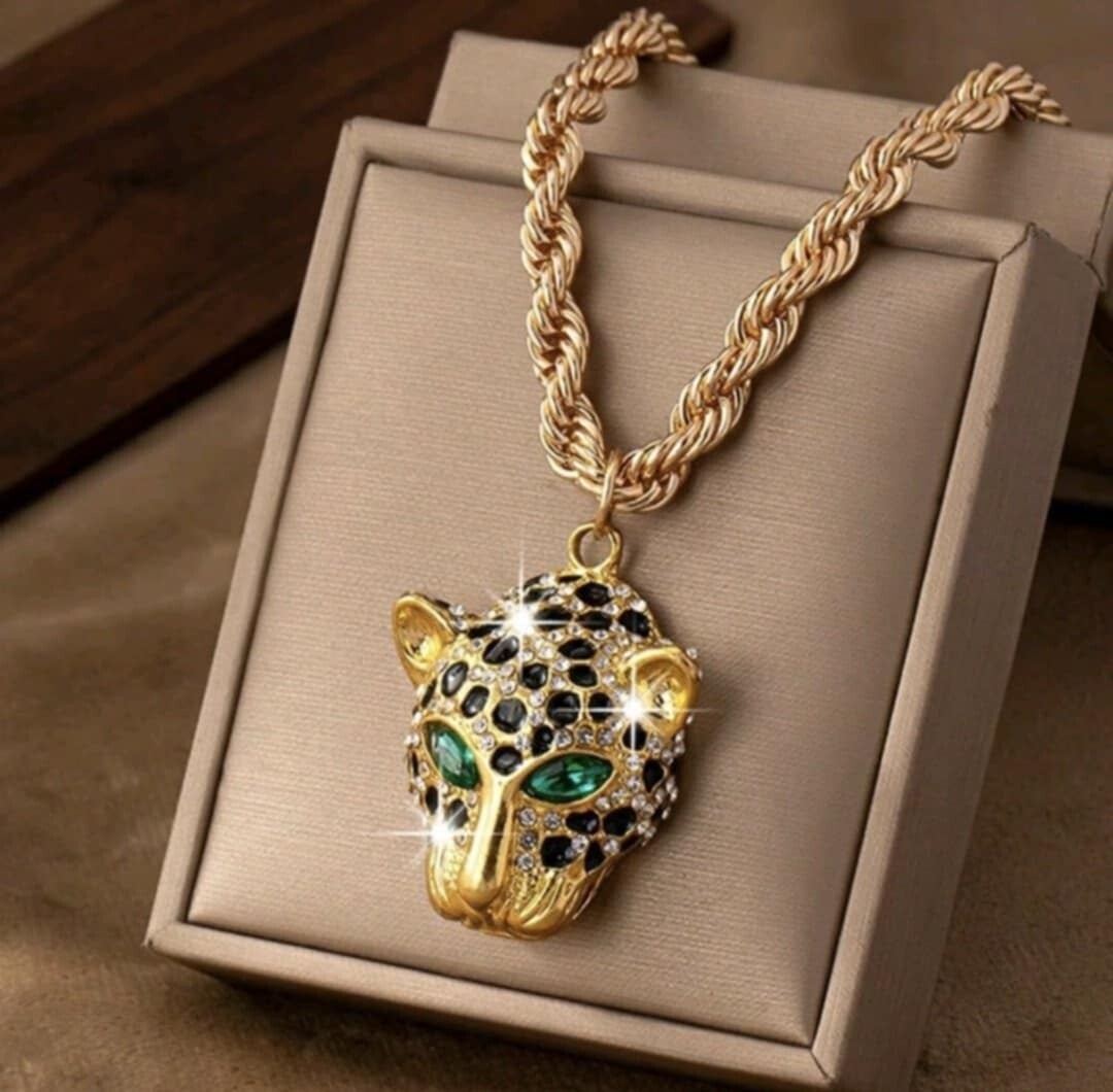 Chaîne avec pendentif léopard en diamants electrodeposés