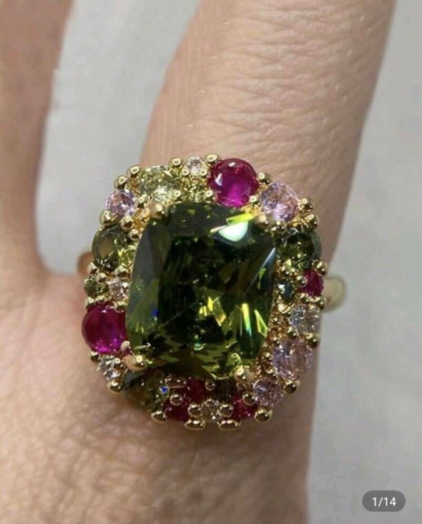 Bague avec zircone cubique coloré