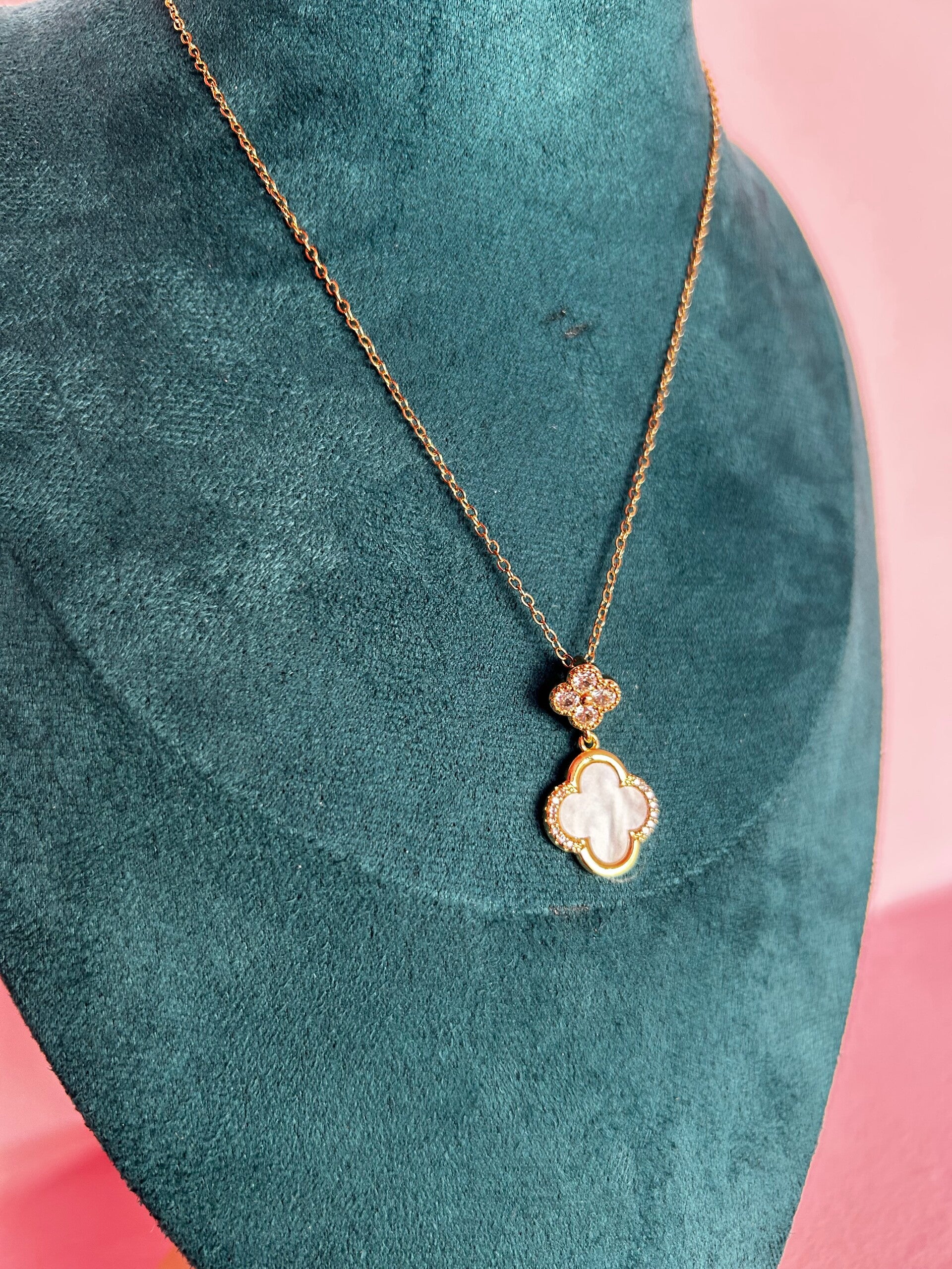 Collier trèfle blanc zircon