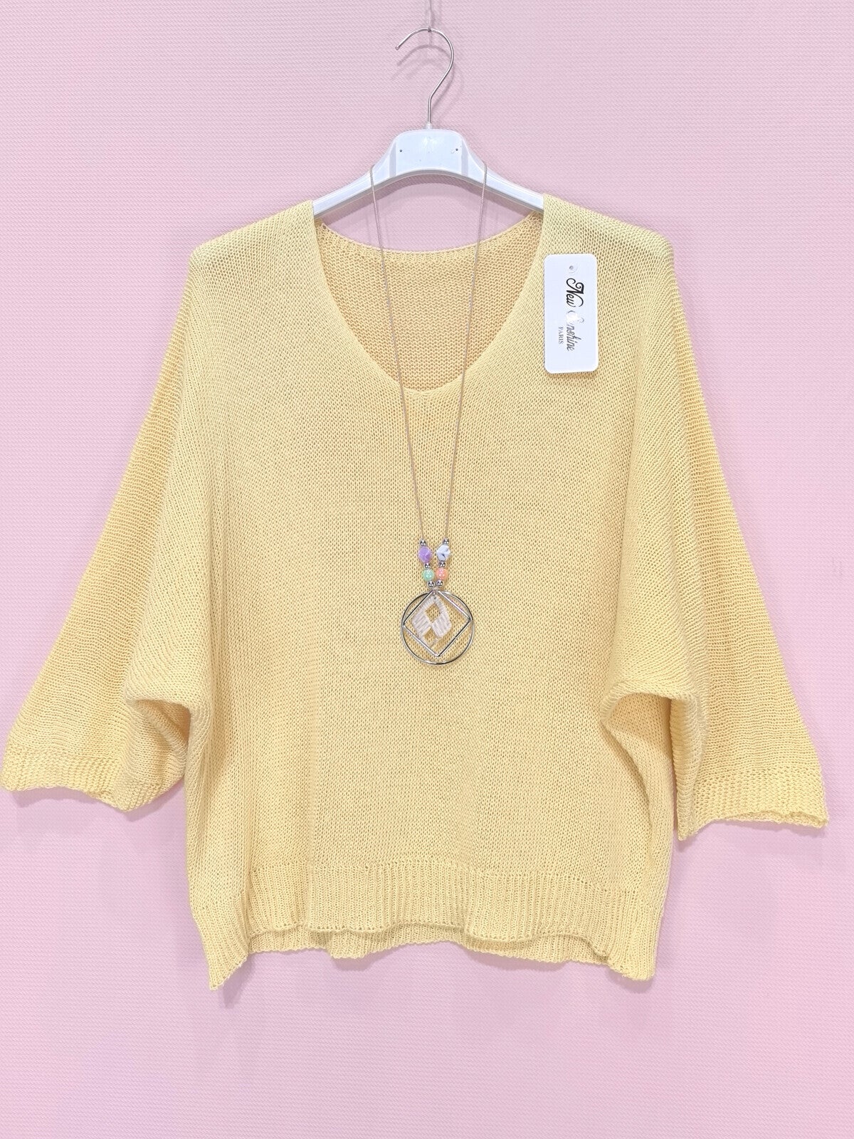 Pull maze léger jaune clair