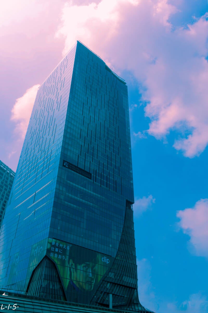 An artistic dramatization on color scheme