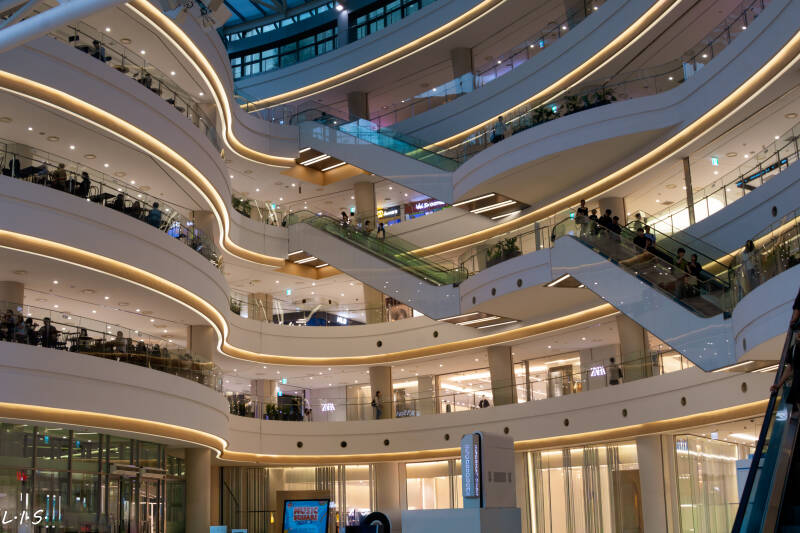 Shopping mall interior layout