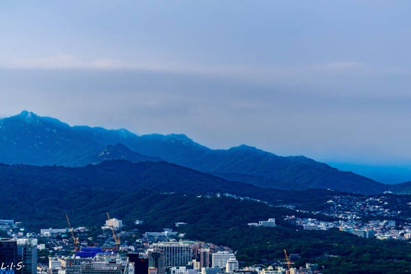 SCENE KOREA MOUNTAINS