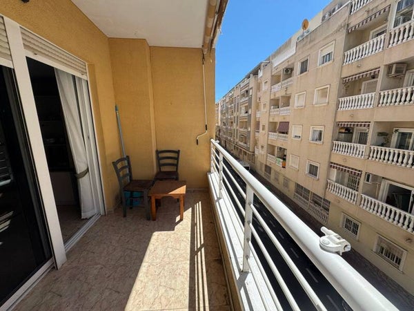 APARTAMENTO 2 DORMITORIOS EN TORREVIEJA