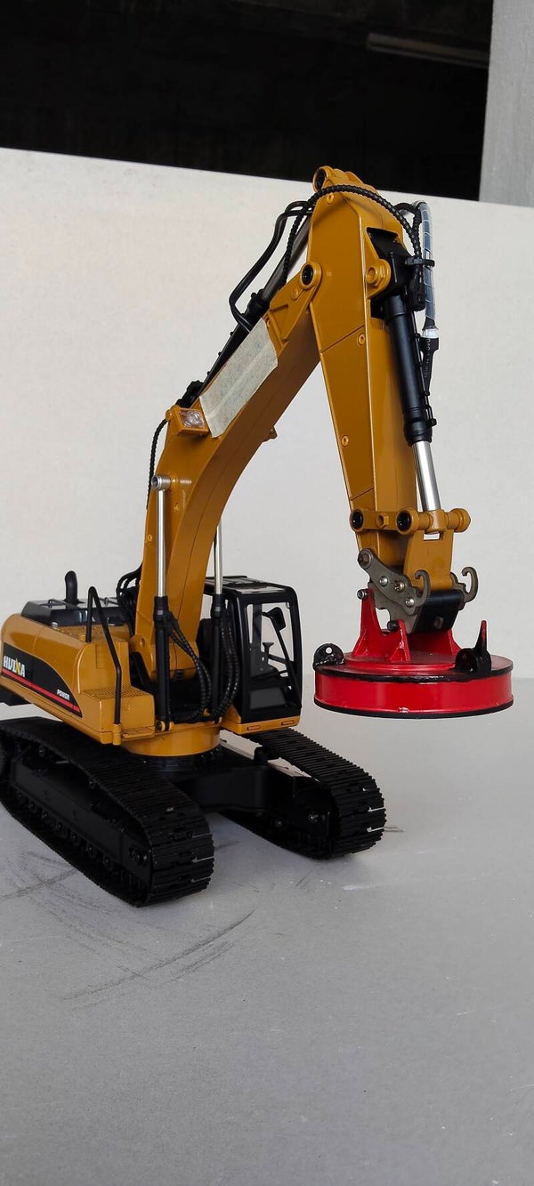 GE MAGNITO RC MAGNET EXCAVATOR