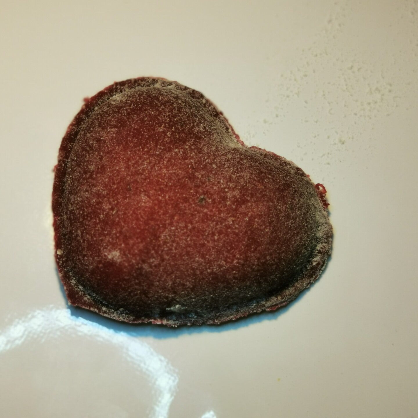 Heart beet Ravioli filled with Ricotta, bacon & Maple sirup (2 Servings)