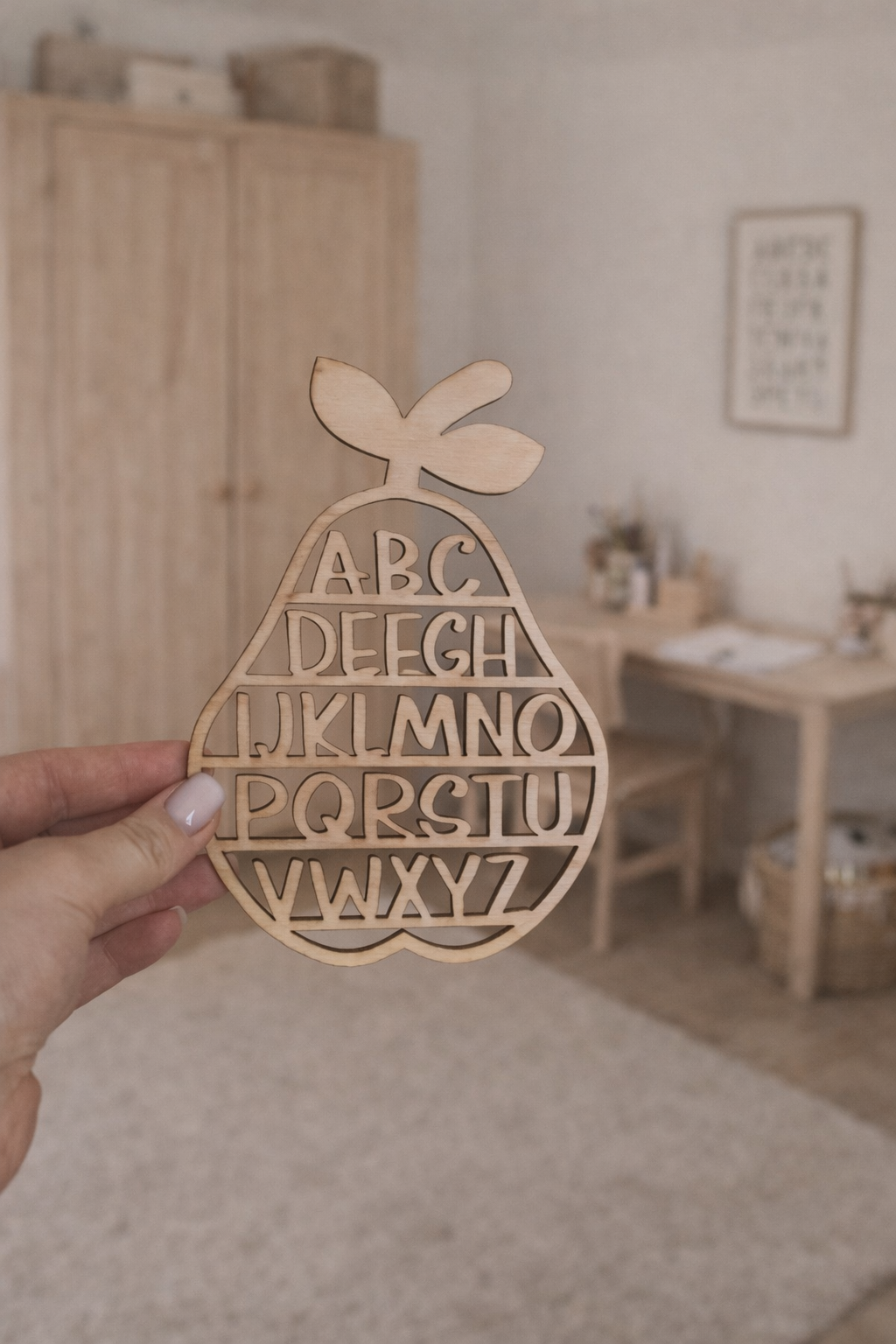 BIRNE ALPHABET AUSGESCHNITTEN