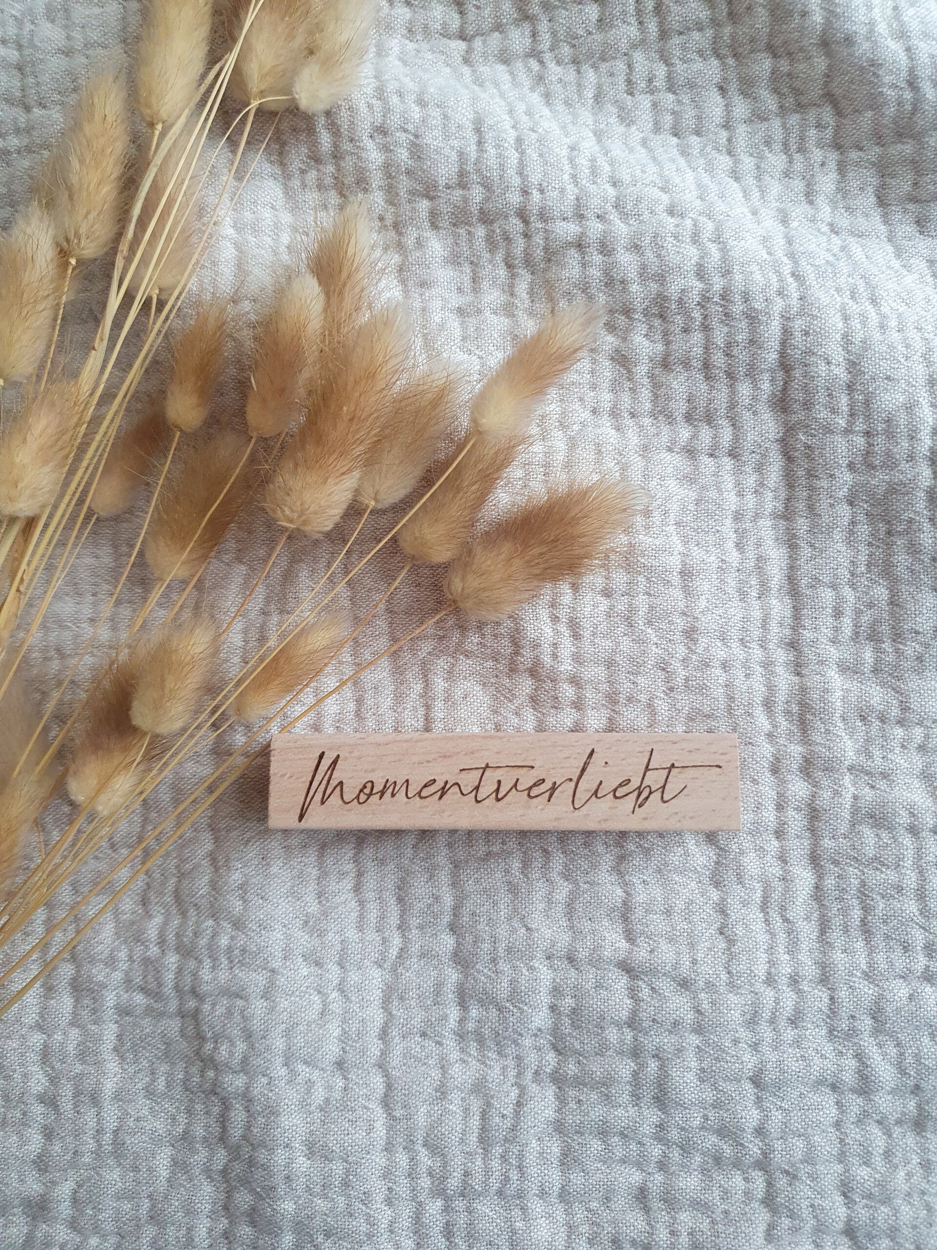 BILDHALTER "MOMENTVERLIEBT"