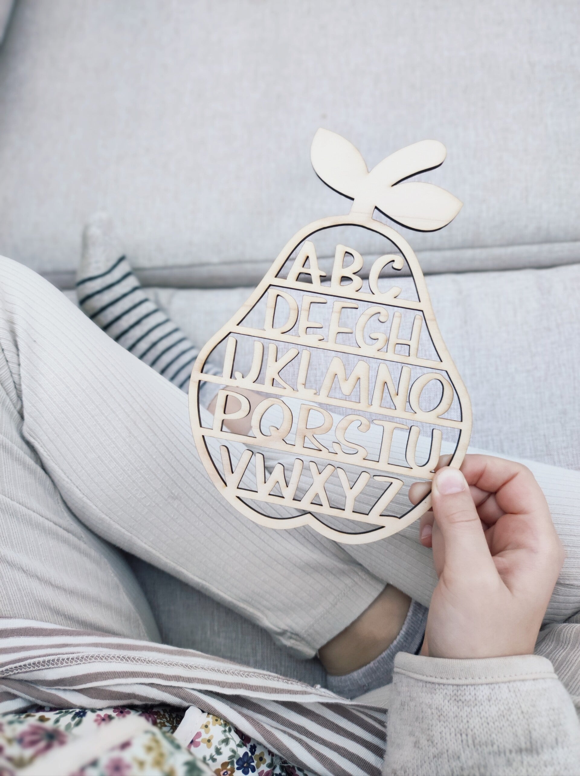 BIRNE ALPHABET AUSGESCHNITTEN