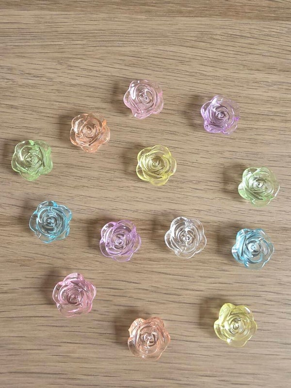 Loose parts, doorzichtige rozen