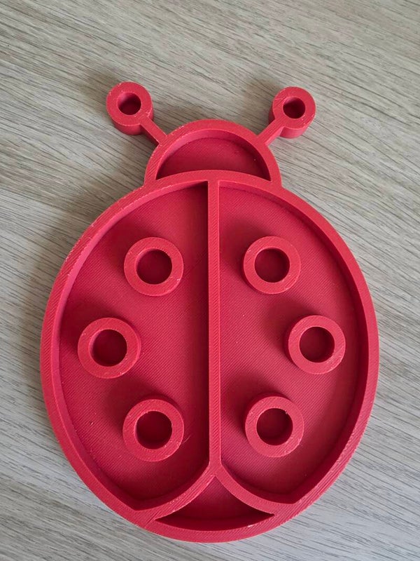 Vulvorm lieheersbeestje rood