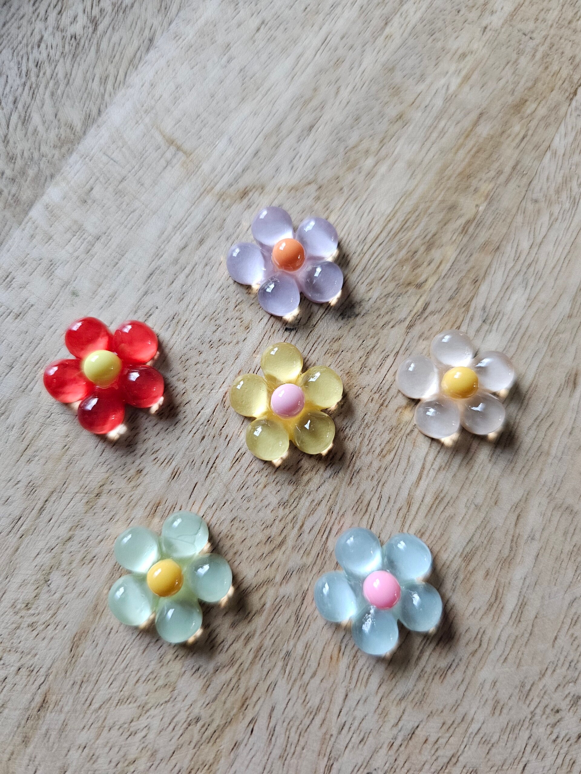 Loose parts, regenboog madeliefjes