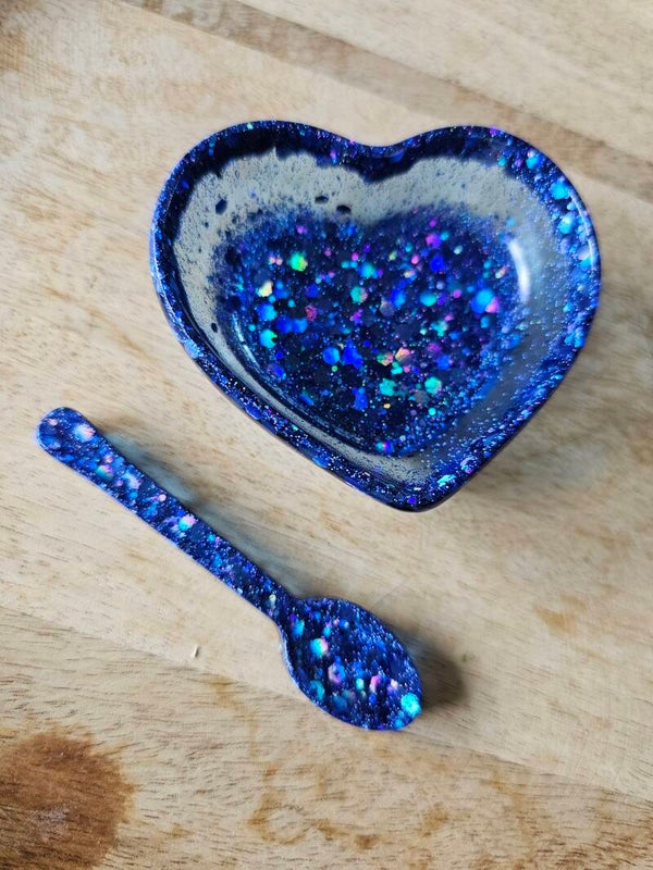 Regenboog hartjes bakje, donkerblauw