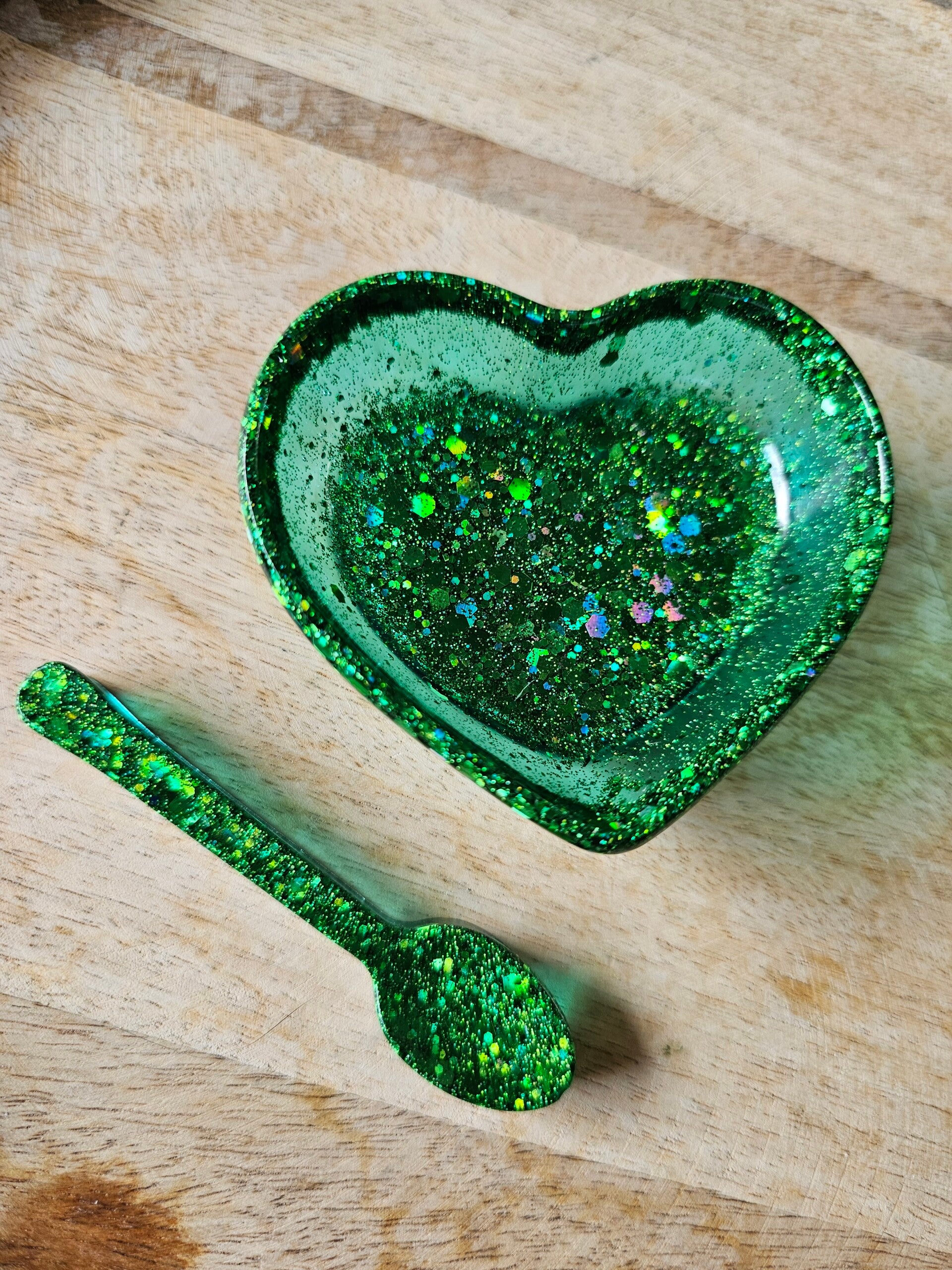 Regenboog hartjes bakje, donkergroen