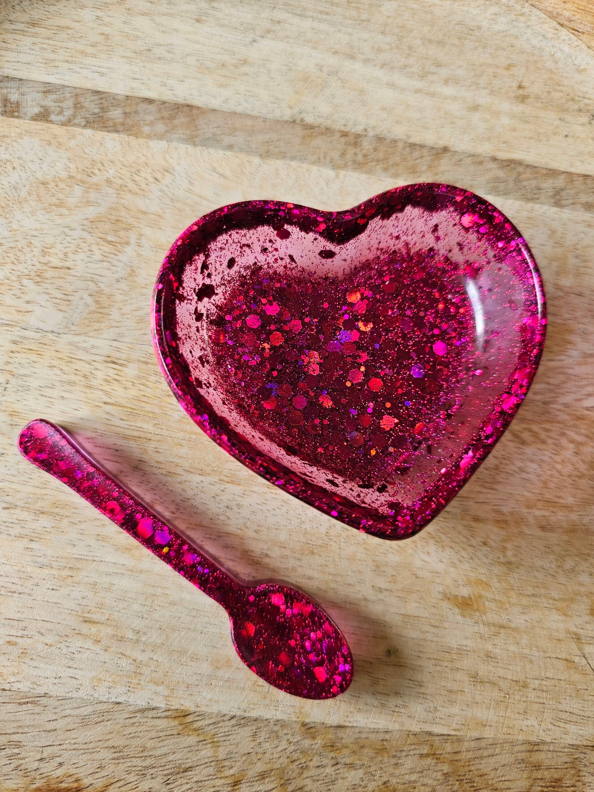 Regenboog hartjes bakjes, donkerroze