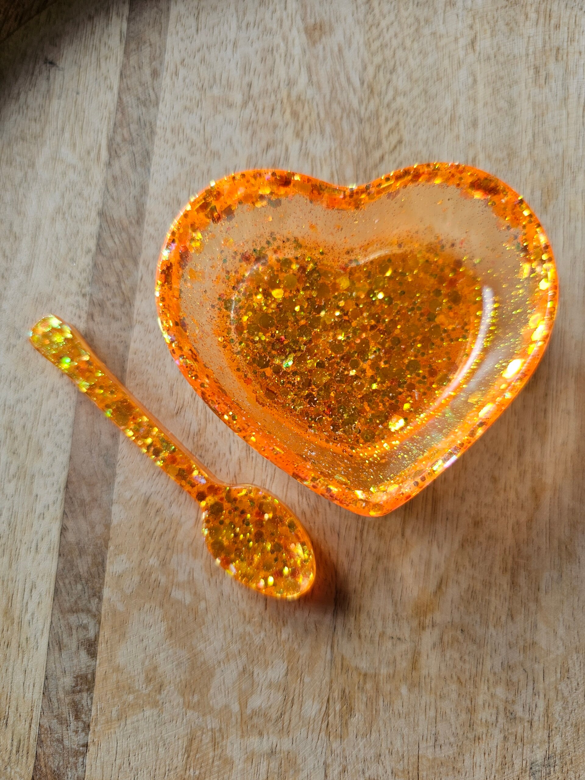 Neon, hartjesbakje oranje