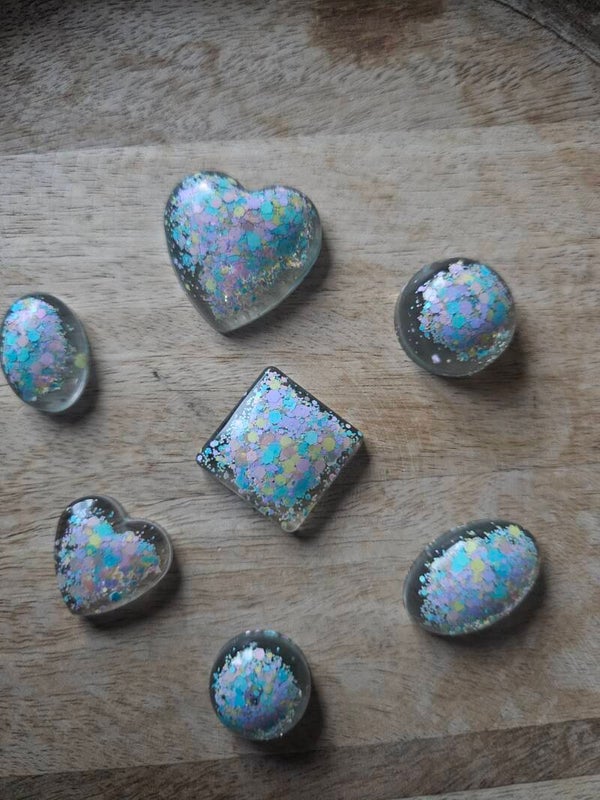 Epoxy, pastelkleurige stenen