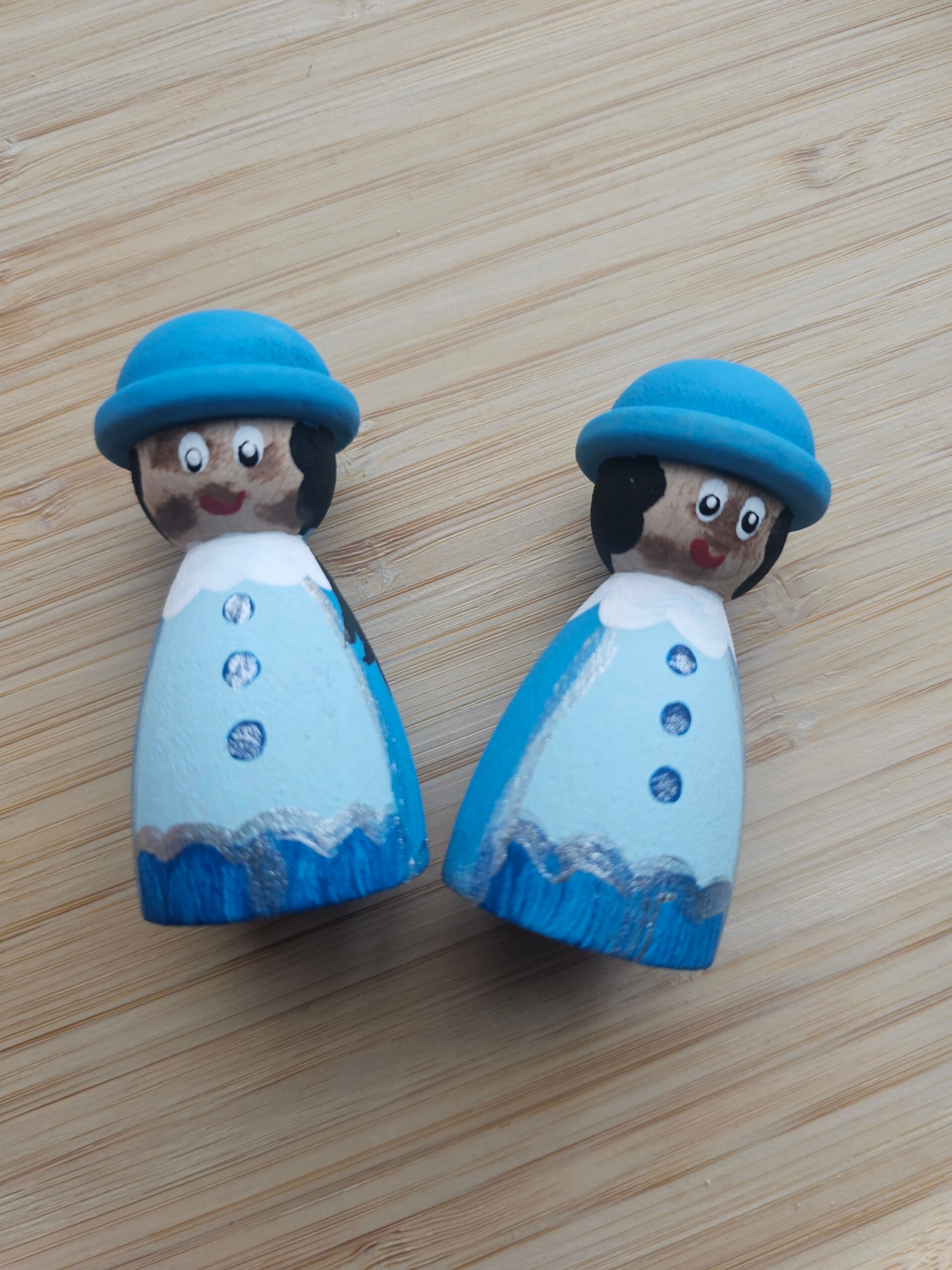 Handgeschilderde pegdoll, pietje blauw