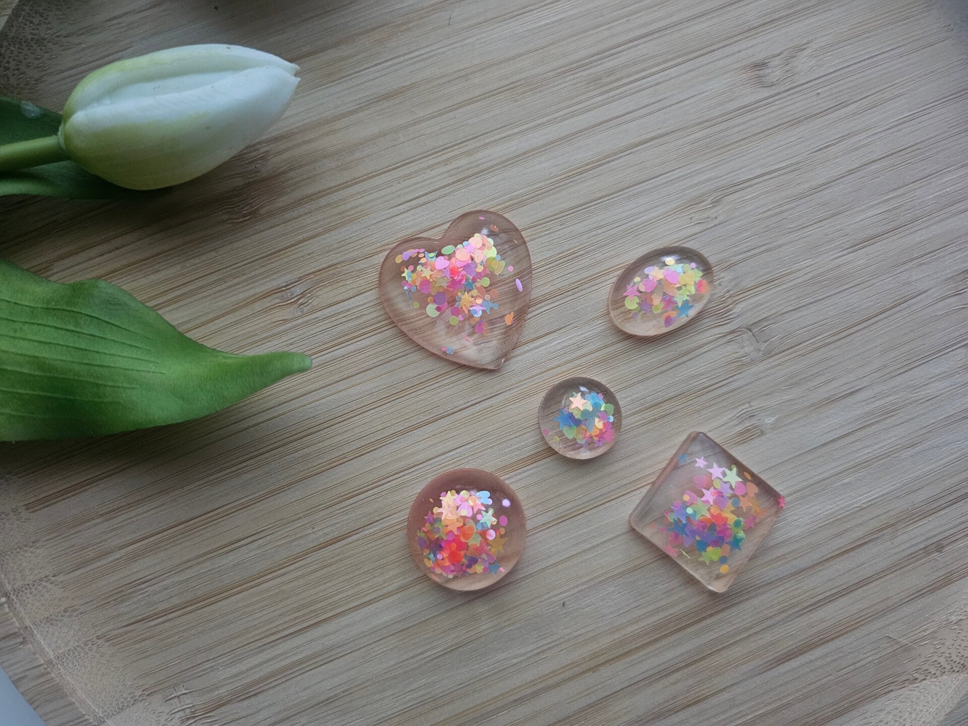 Loose parts, confetti 2