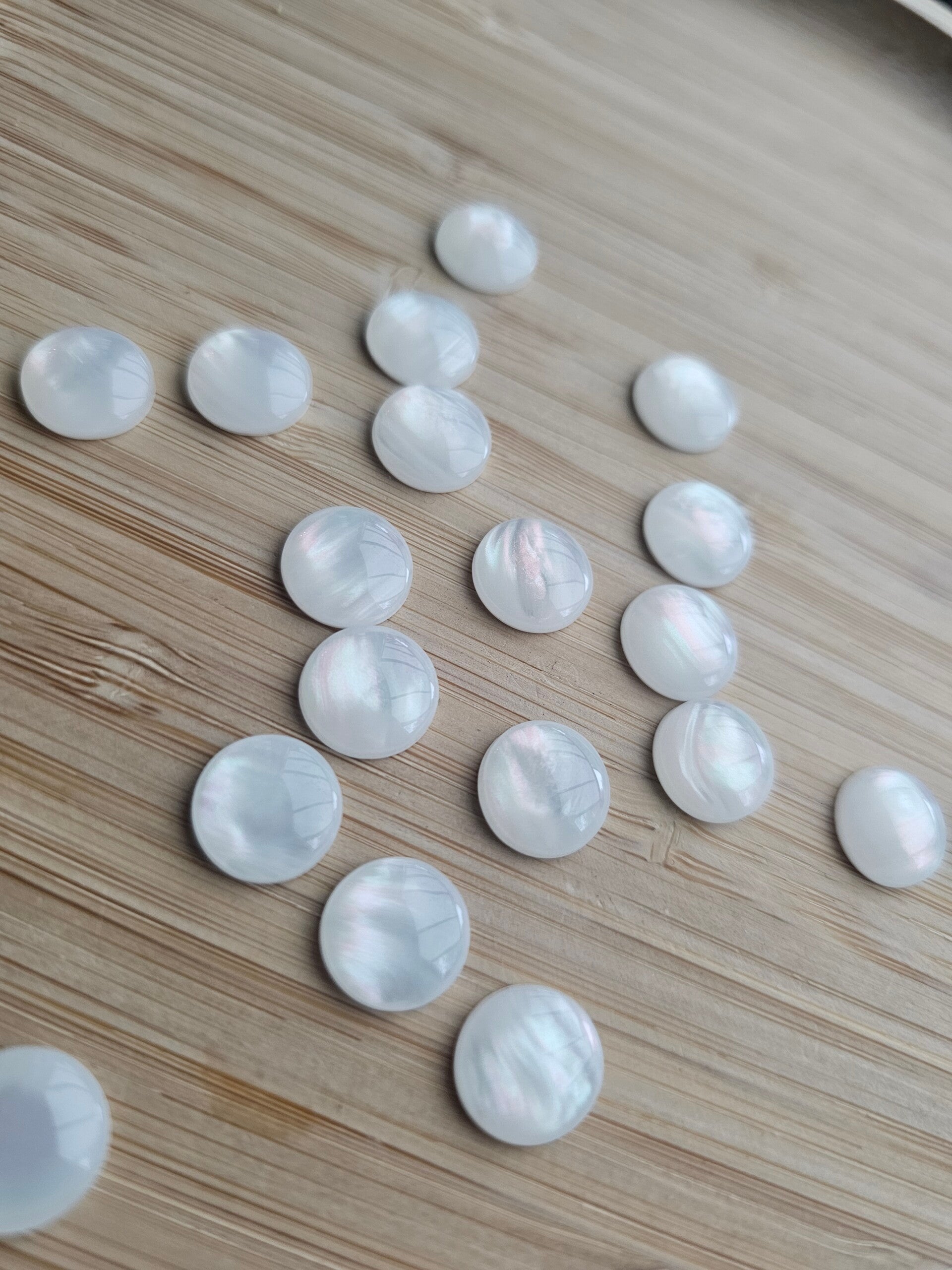 Loose parts, halve cirkels schelpenglans wit