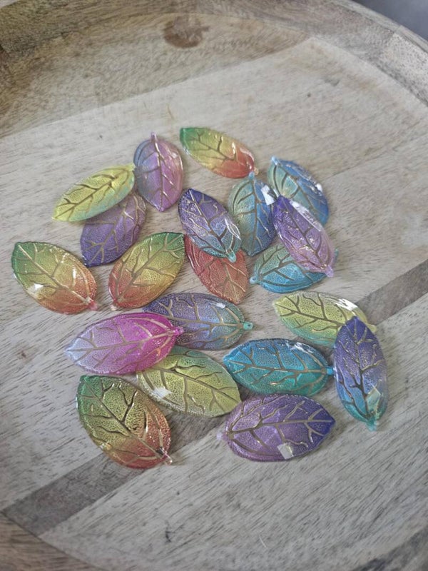 Loose parts, bladeren