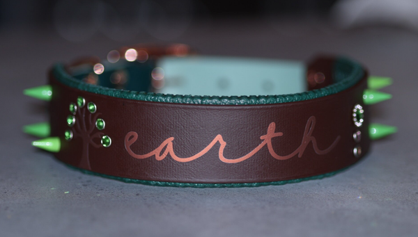 Halsband Earth