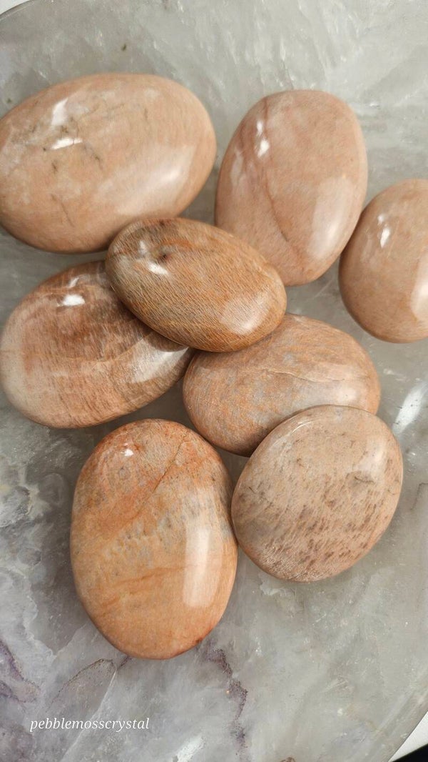 Pfirsich Mondstein Handstein Gr.1