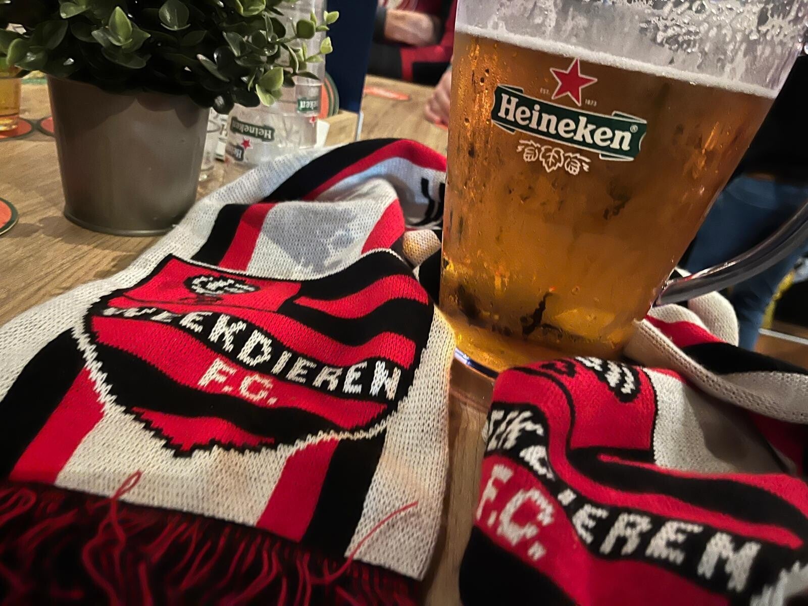 Weekdieren F.C. Sjaal