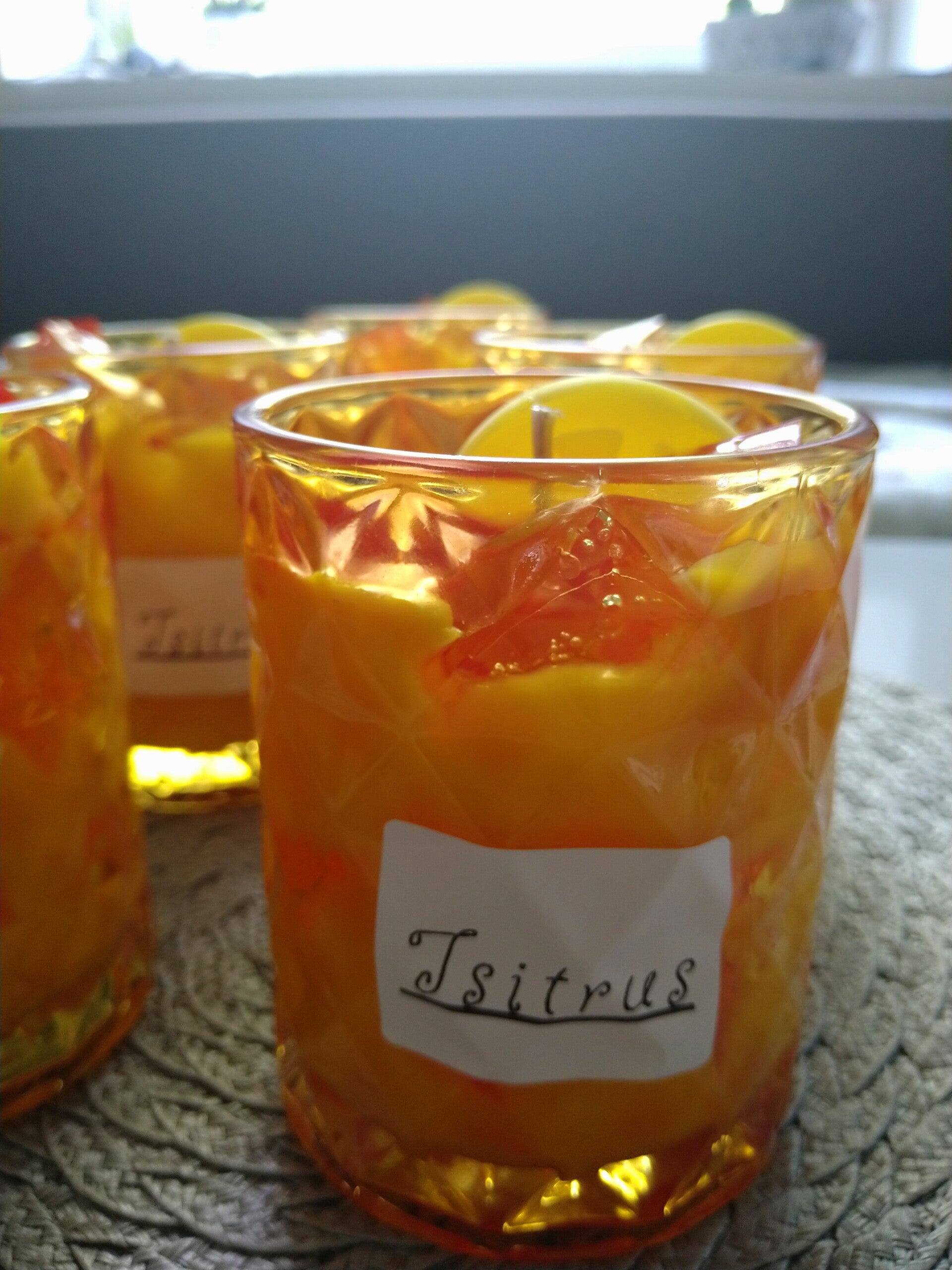 Soja- /geelvahast käsitöö küünal "Tsitrus"