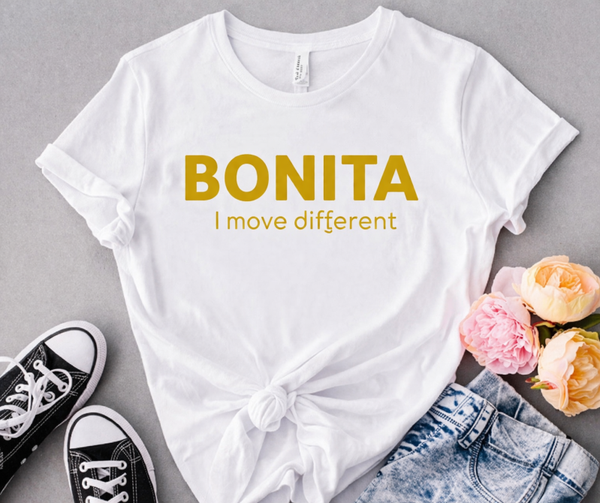 BONITA “I Move Different” T-Shirt – Minimal Chic Graphic Tee for Women