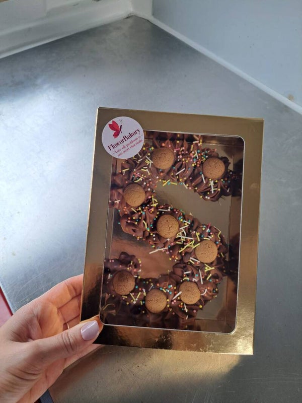 Luxe gespoten chocolade letter