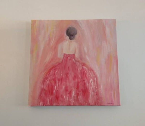 Dame in roze jurk