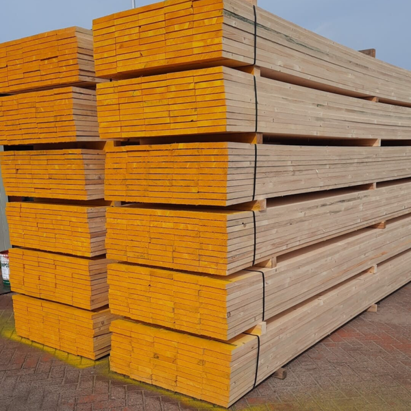 Volle vracht gekramde C18 steigerplanken uit voorraad (gelat)