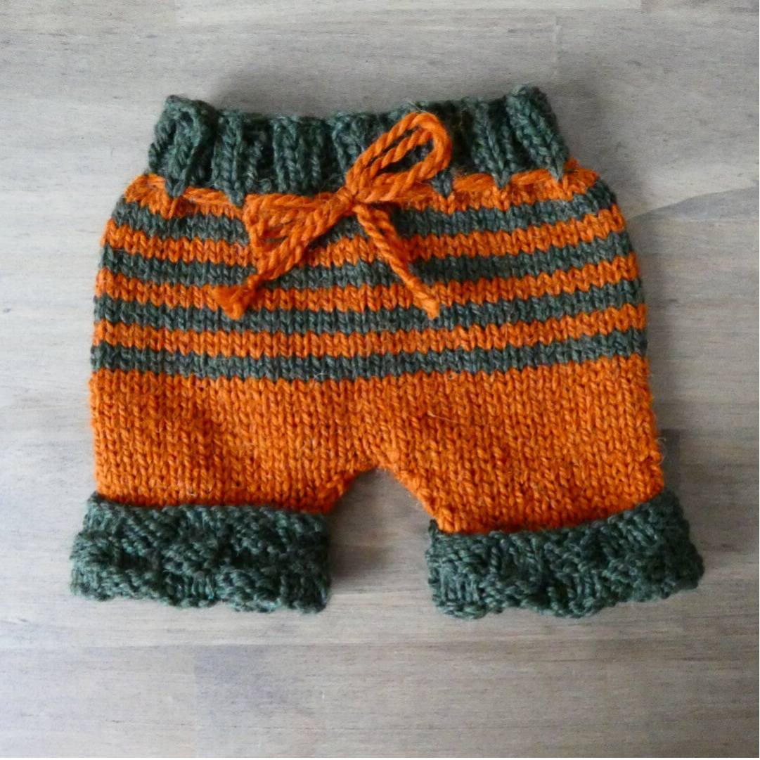 Modèle tricot short pour bébé pumpkin