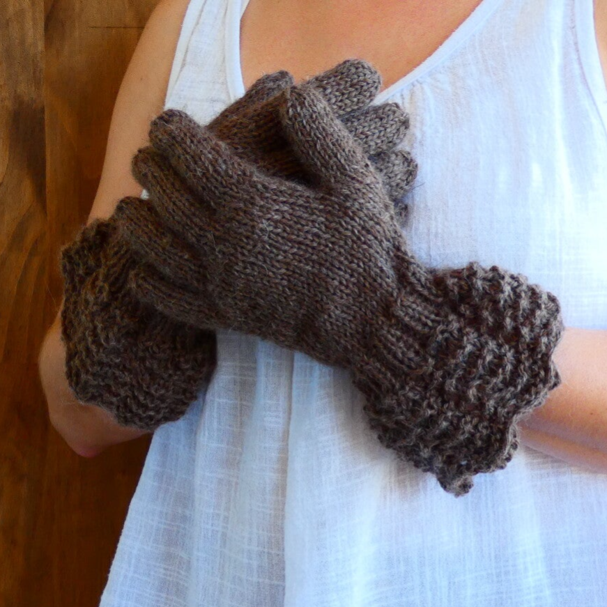 Patron des gants pour femmes au point de vaguelettes