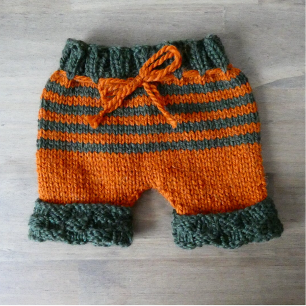 Modèle tricot short pour bébé pumpkin
