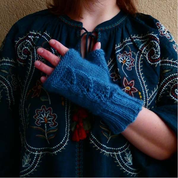 Elegant Leaf Lace Cable Mitts Knitting Pattern
